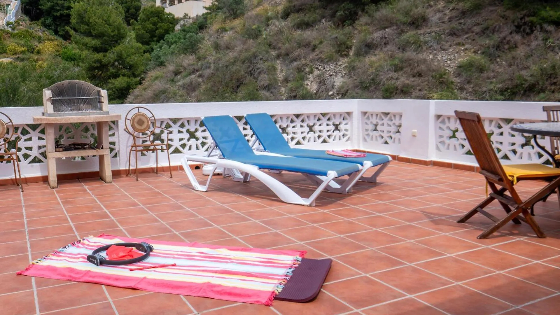 Lovely Rooftop Apartment La Palmera Azul Almunecar